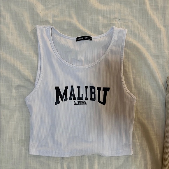 Cropped tank bundle - Picture 3 of 4